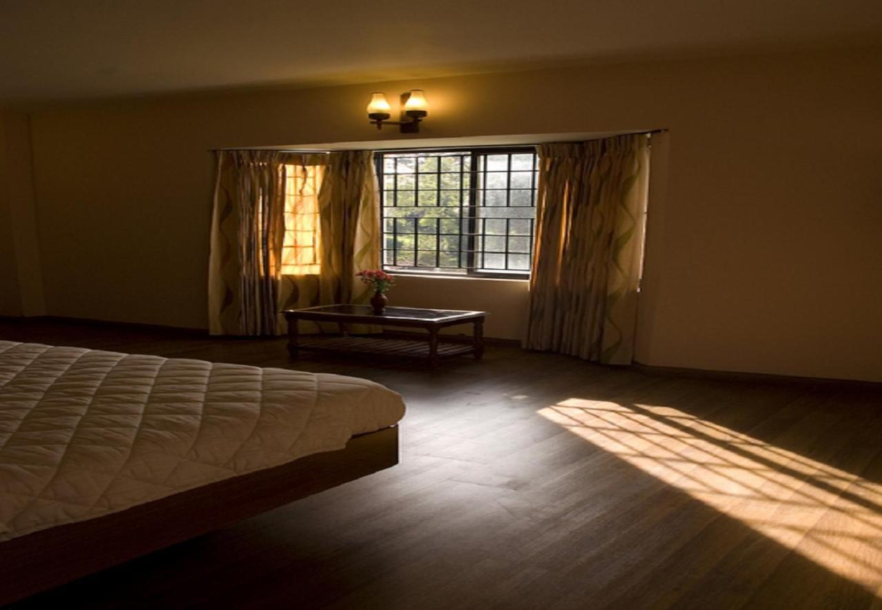 Hotel Blue Bird Ooty Buitenkant foto