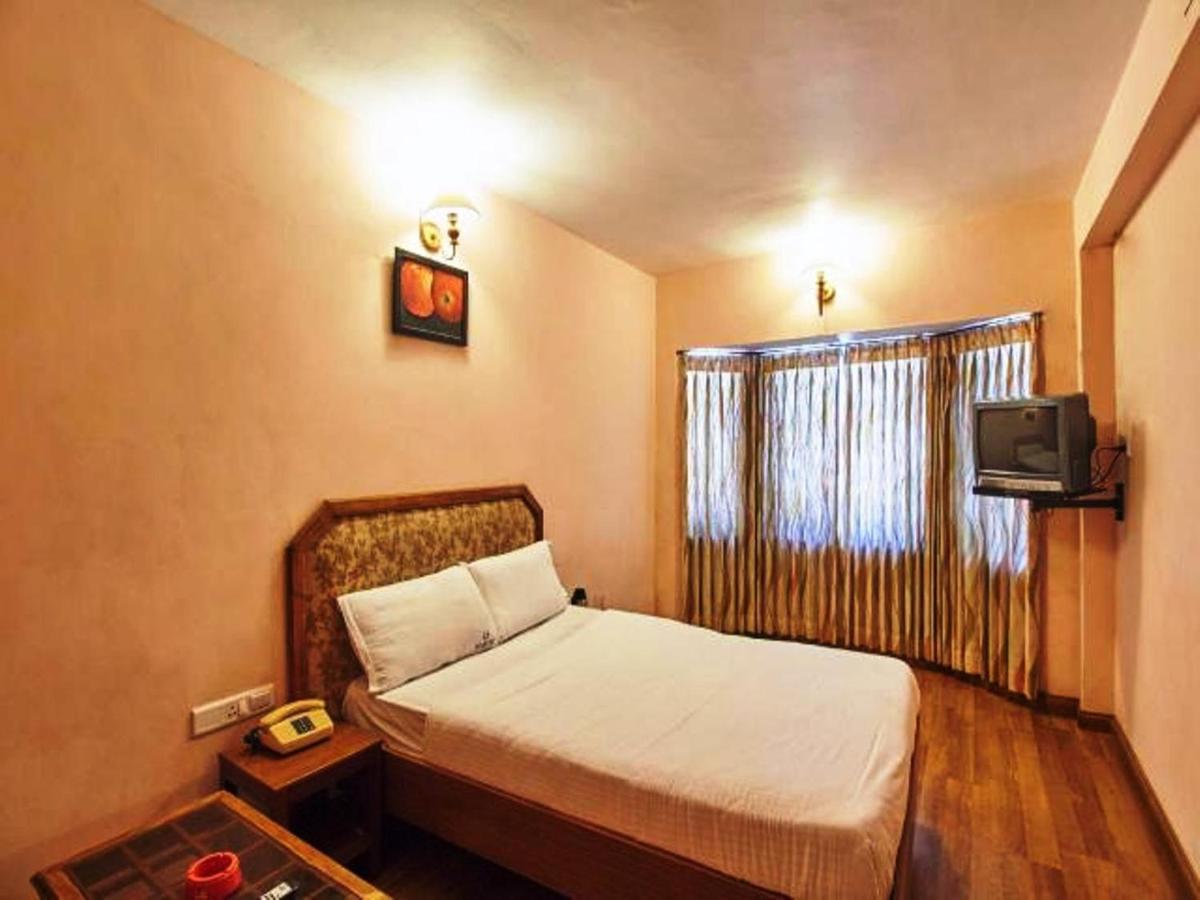 Hotel Blue Bird Ooty Buitenkant foto
