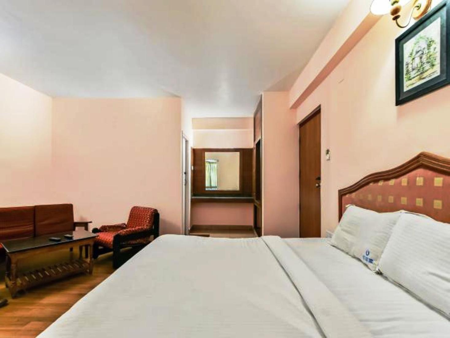 Hotel Blue Bird Ooty Buitenkant foto