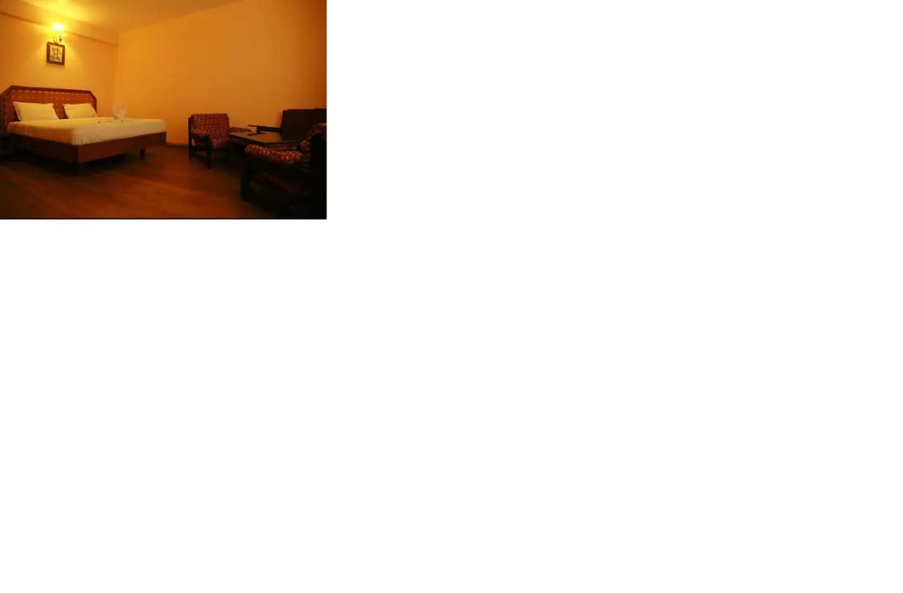 Hotel Blue Bird Ooty Buitenkant foto