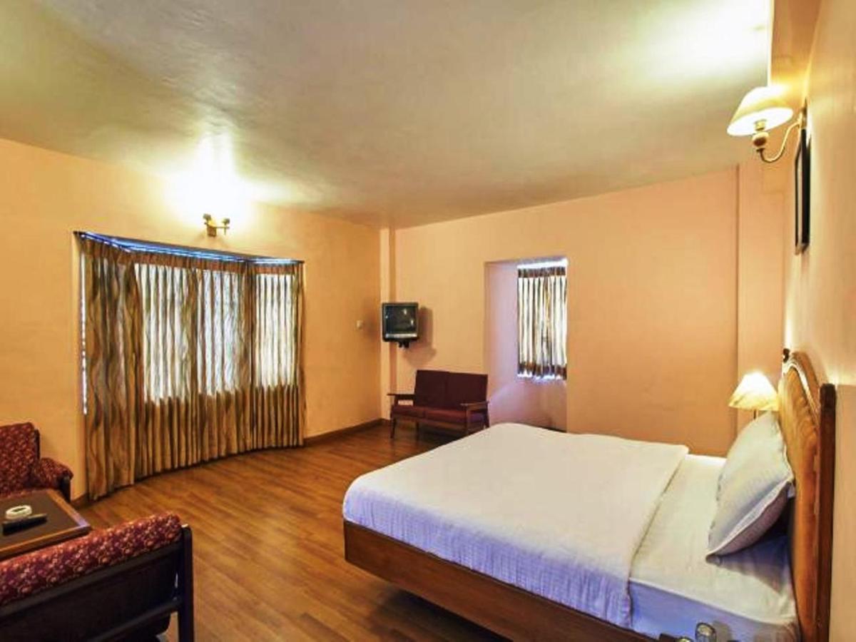 Hotel Blue Bird Ooty Buitenkant foto