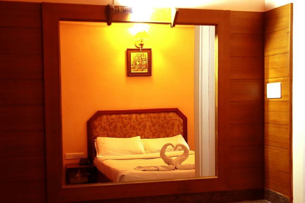 Hotel Blue Bird Ooty Buitenkant foto