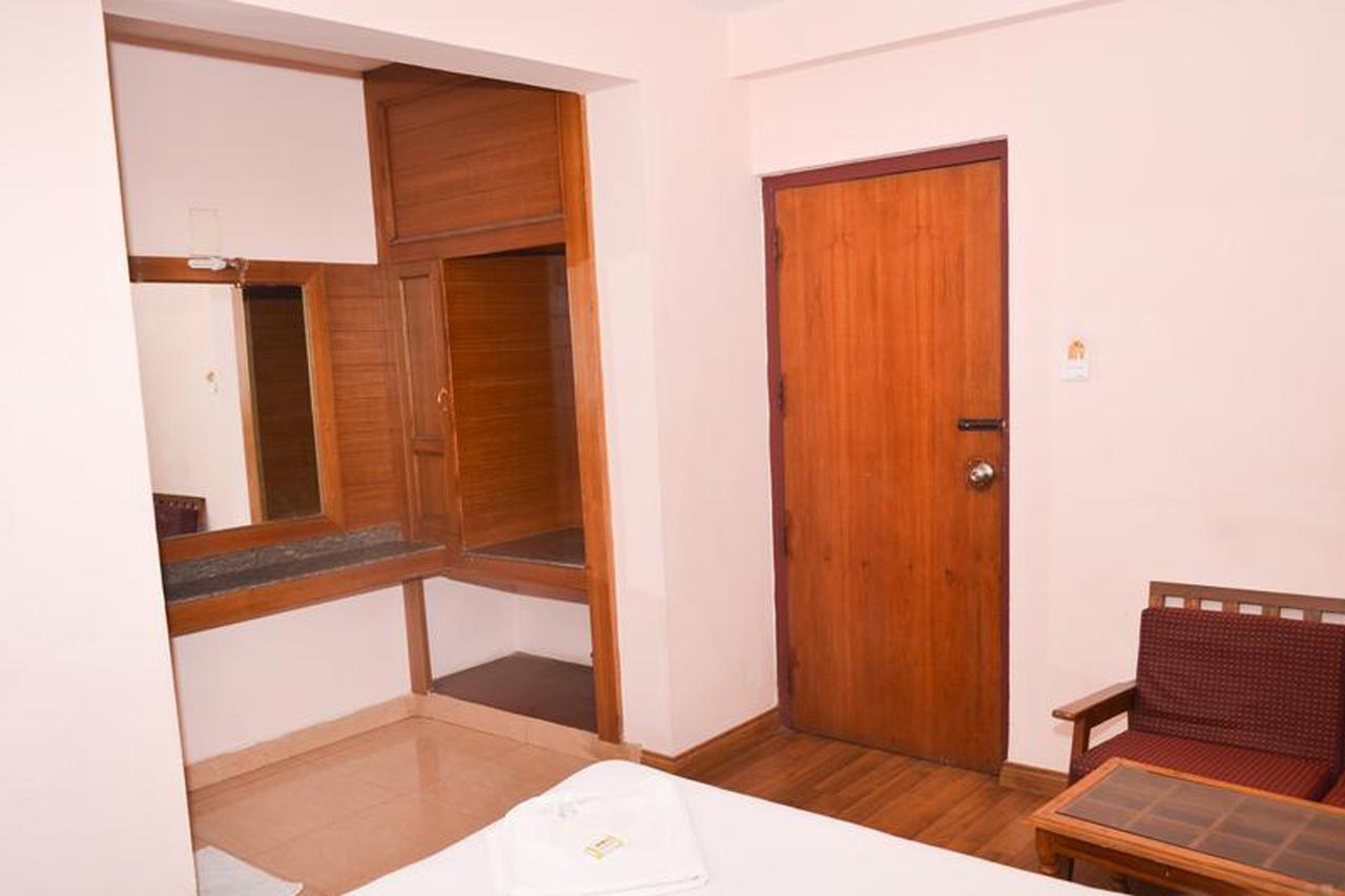 Hotel Blue Bird Ooty Buitenkant foto