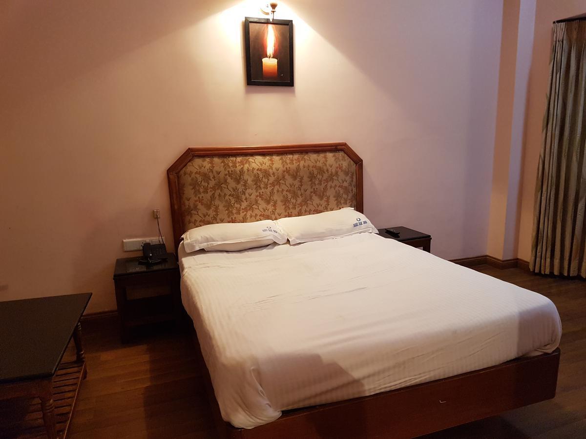 Hotel Blue Bird Ooty Buitenkant foto