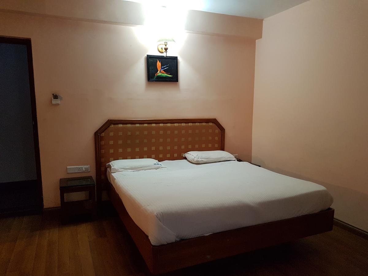 Hotel Blue Bird Ooty Buitenkant foto