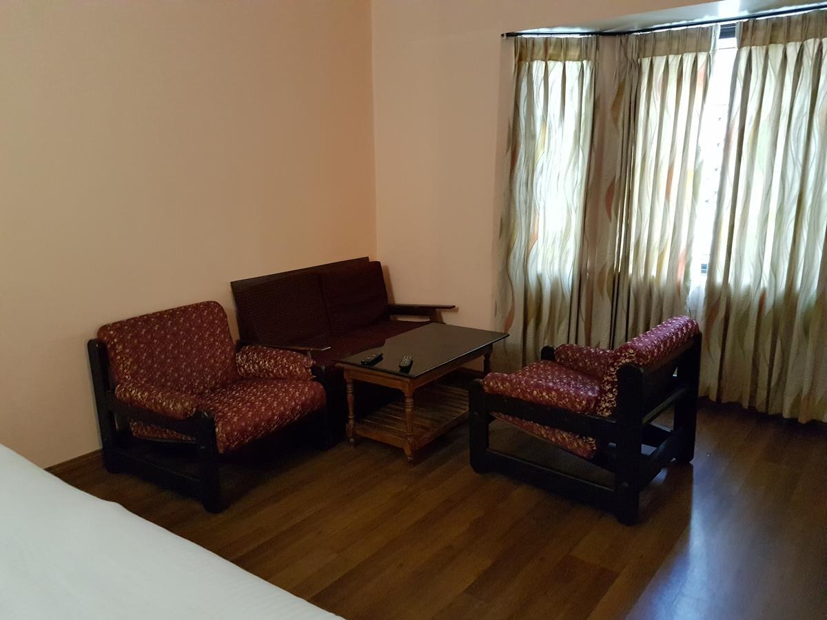 Hotel Blue Bird Ooty Buitenkant foto