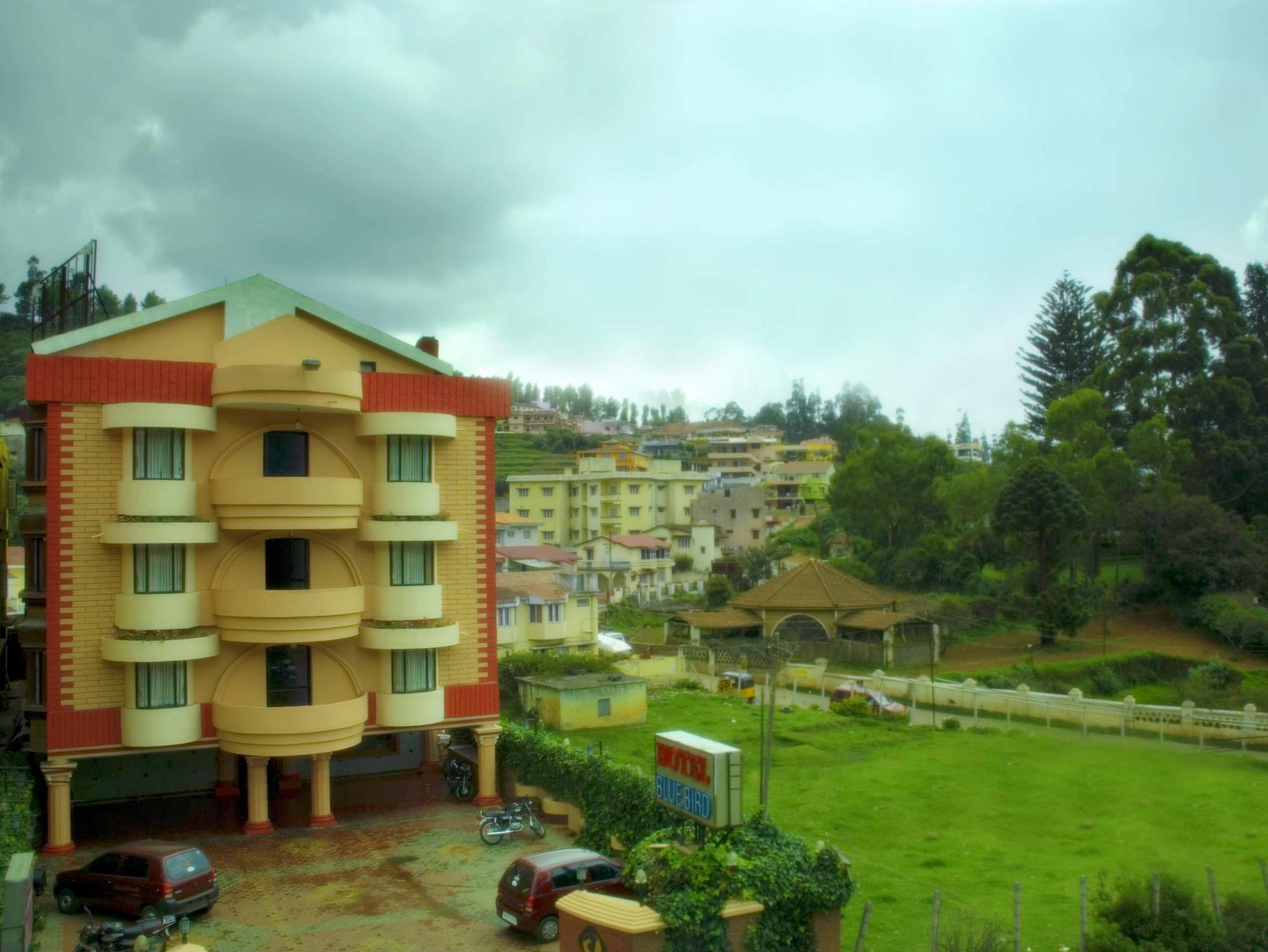 Hotel Blue Bird Ooty Buitenkant foto